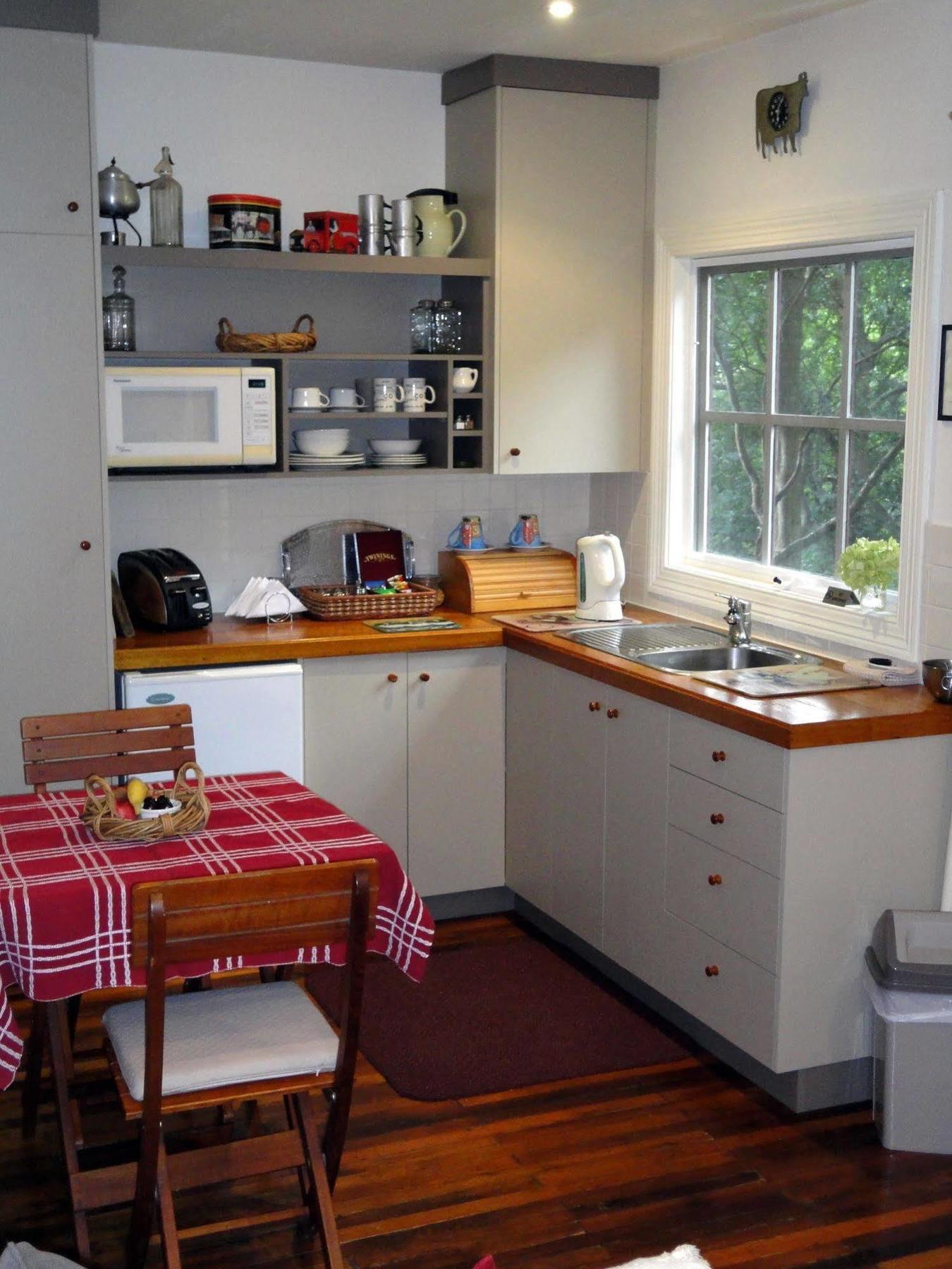 Stone'S Throw Cottage Bed And Breakfast Belgrave Exteriör bild